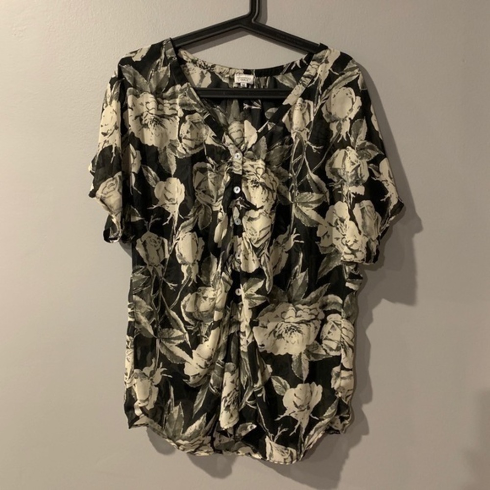 Charming Charlie | floral top